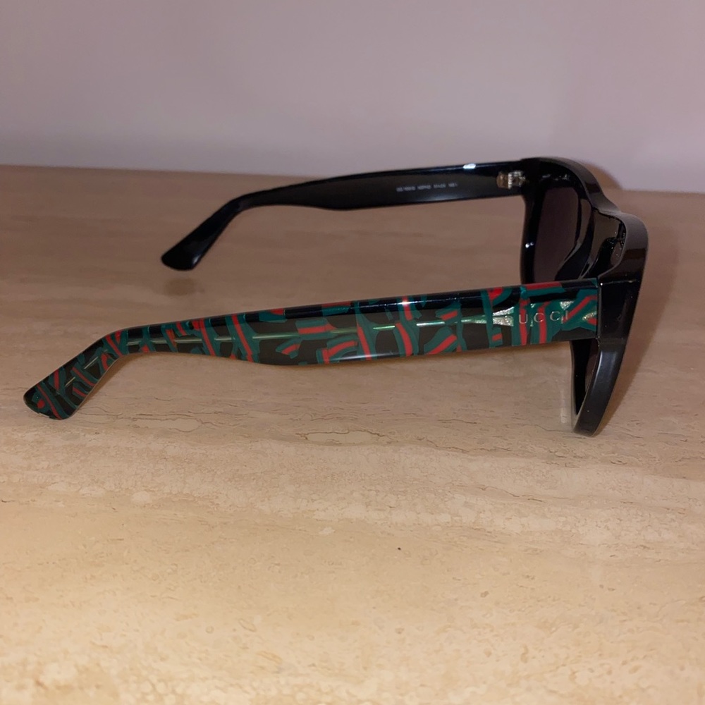 Gucci Black Sunglasses - Picture 2 of 5